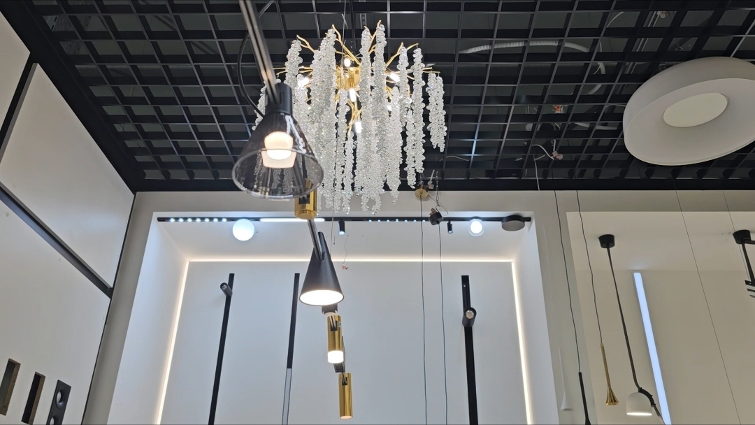 Монтаж подсветки Монтаж подсветки Ремонт квартиры и дизайн интерьера в Минске! Бесплатный выезд на замер и расчет точной сметы.